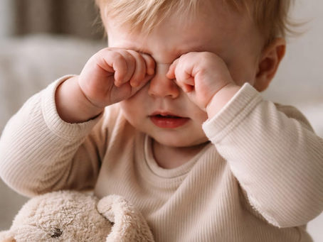 Warum schläft mein Baby nicht, obwohl es müde ist?