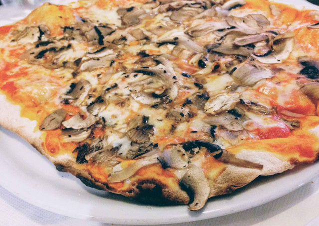 Pizza at Lollo's, Antiparos