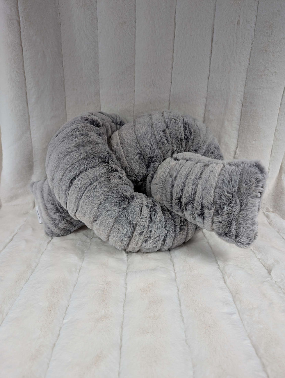 Thumbnail: Knot Pillows