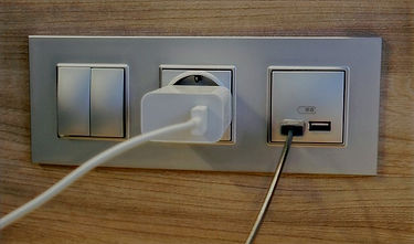 Installer riktig belysning og spar penger med våre energisparende løsninger. Vi monterer alt fra generellbelysning til dekorativbelysning.