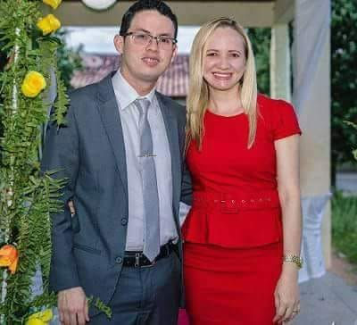 Pareja de ex-testigos de Jehová.jpg
