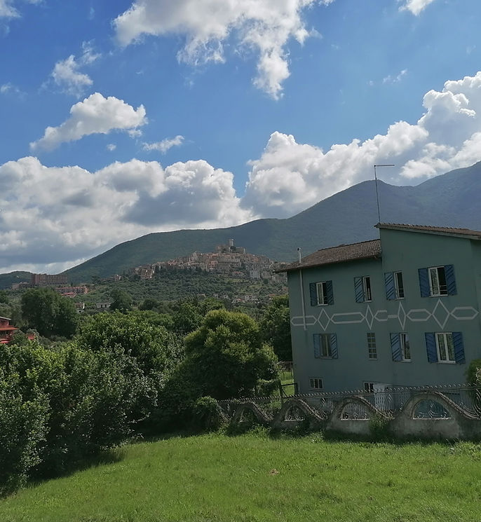 Dolce_Villa_Italy_edited.jpg