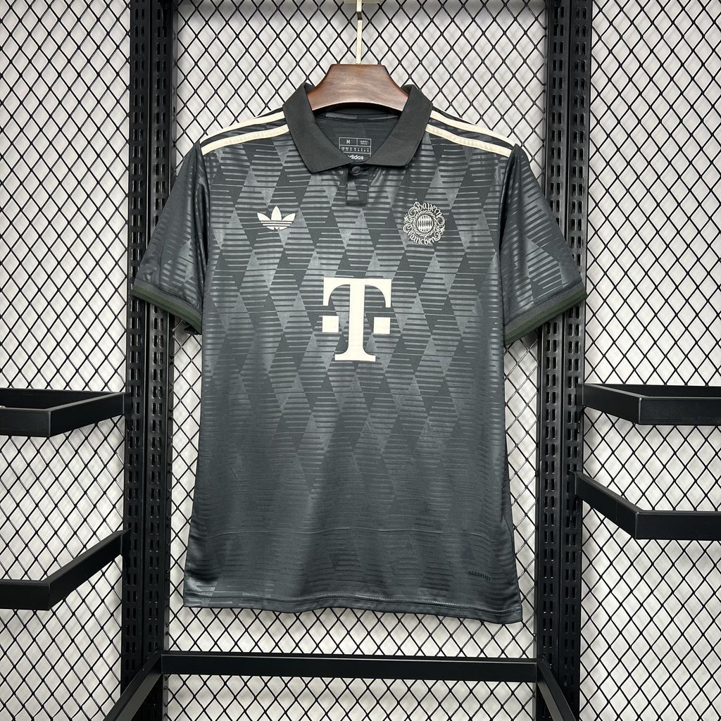 Camisa Modelo Torcedor Masculino Bayern de Munique Oktoberfest 2024/25