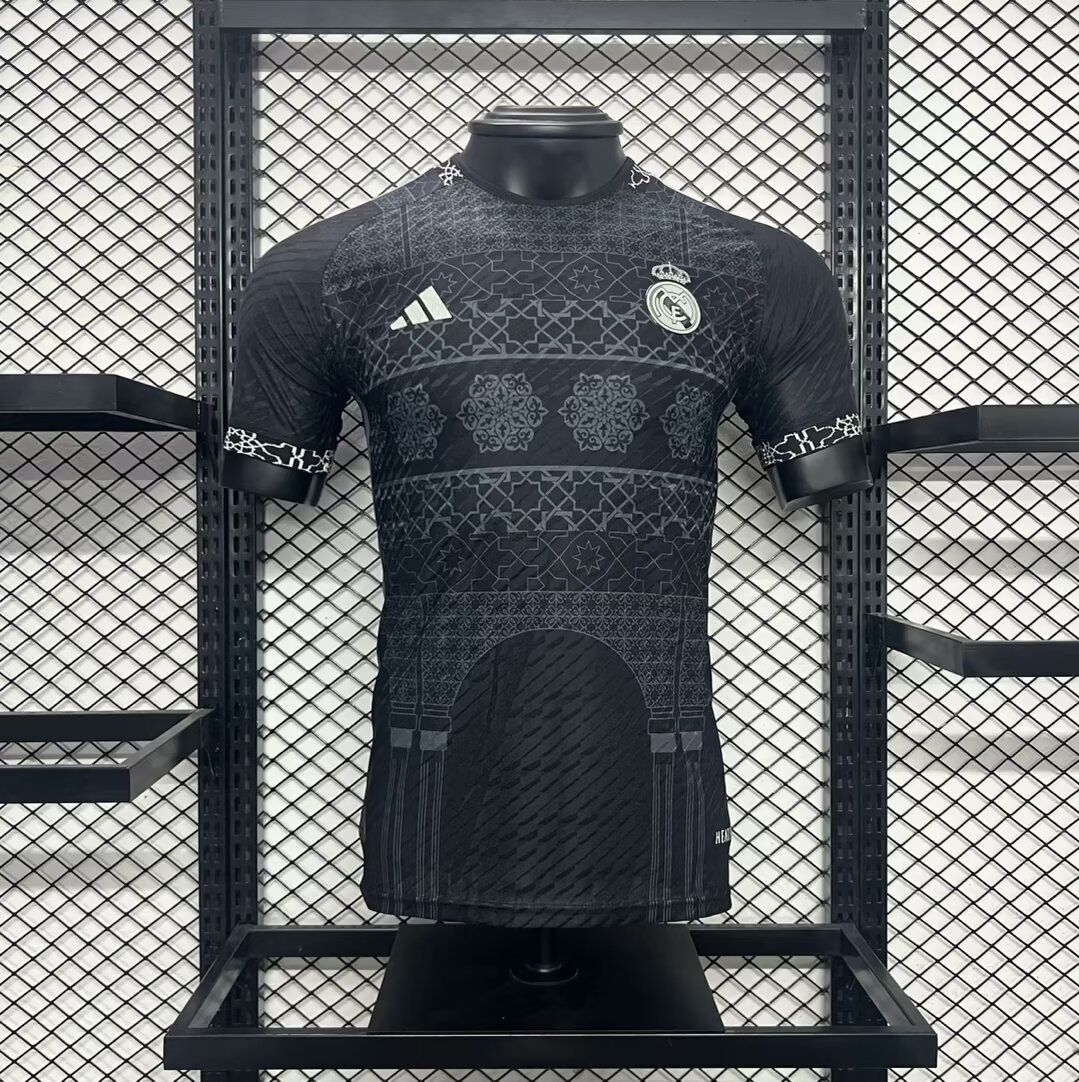 Camisa Modelo Jogador Real Madrid Edição Limitada Preto 2024/25