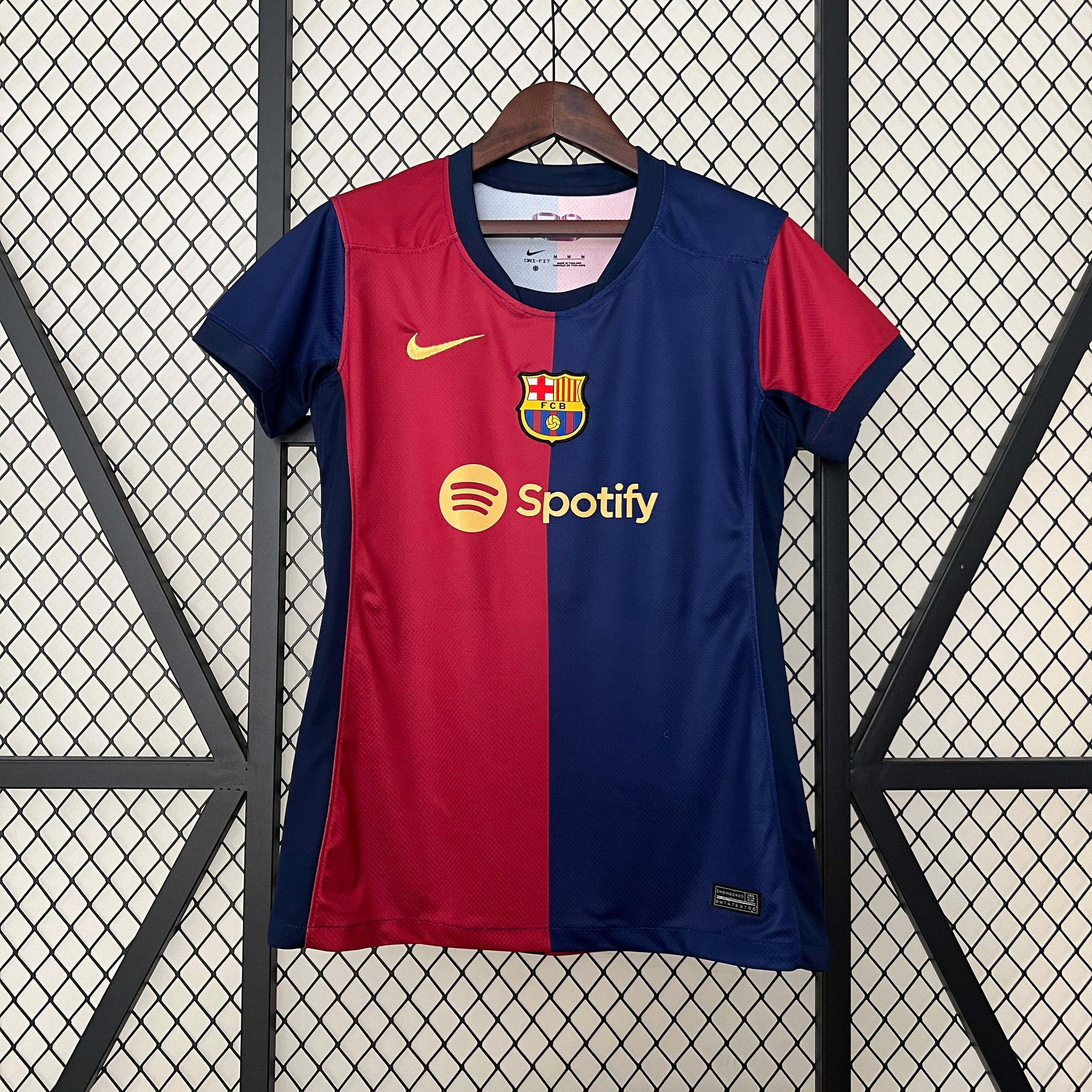 Camisa Modelo Feminino Barcelona Home 2024/25