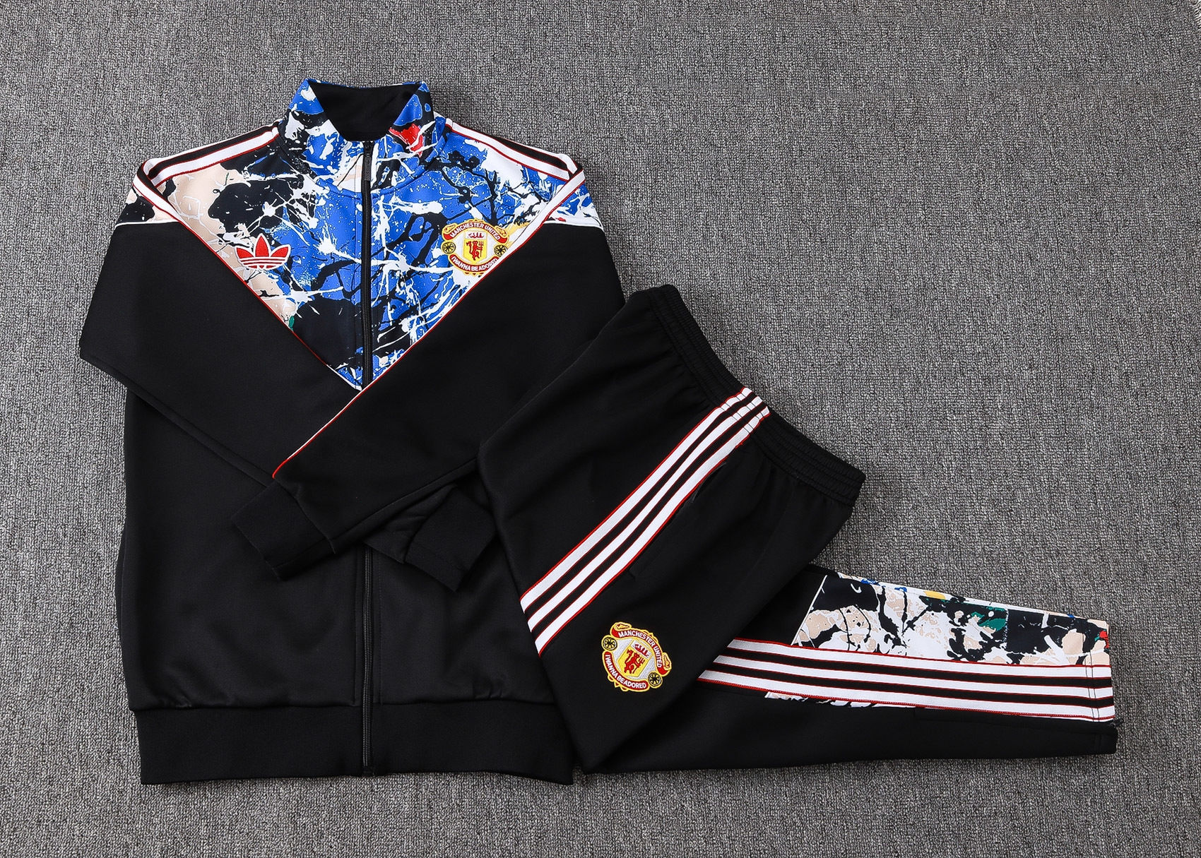 Conjunto Passeio Adidas Manchester United Preto e Branco 2026/27
