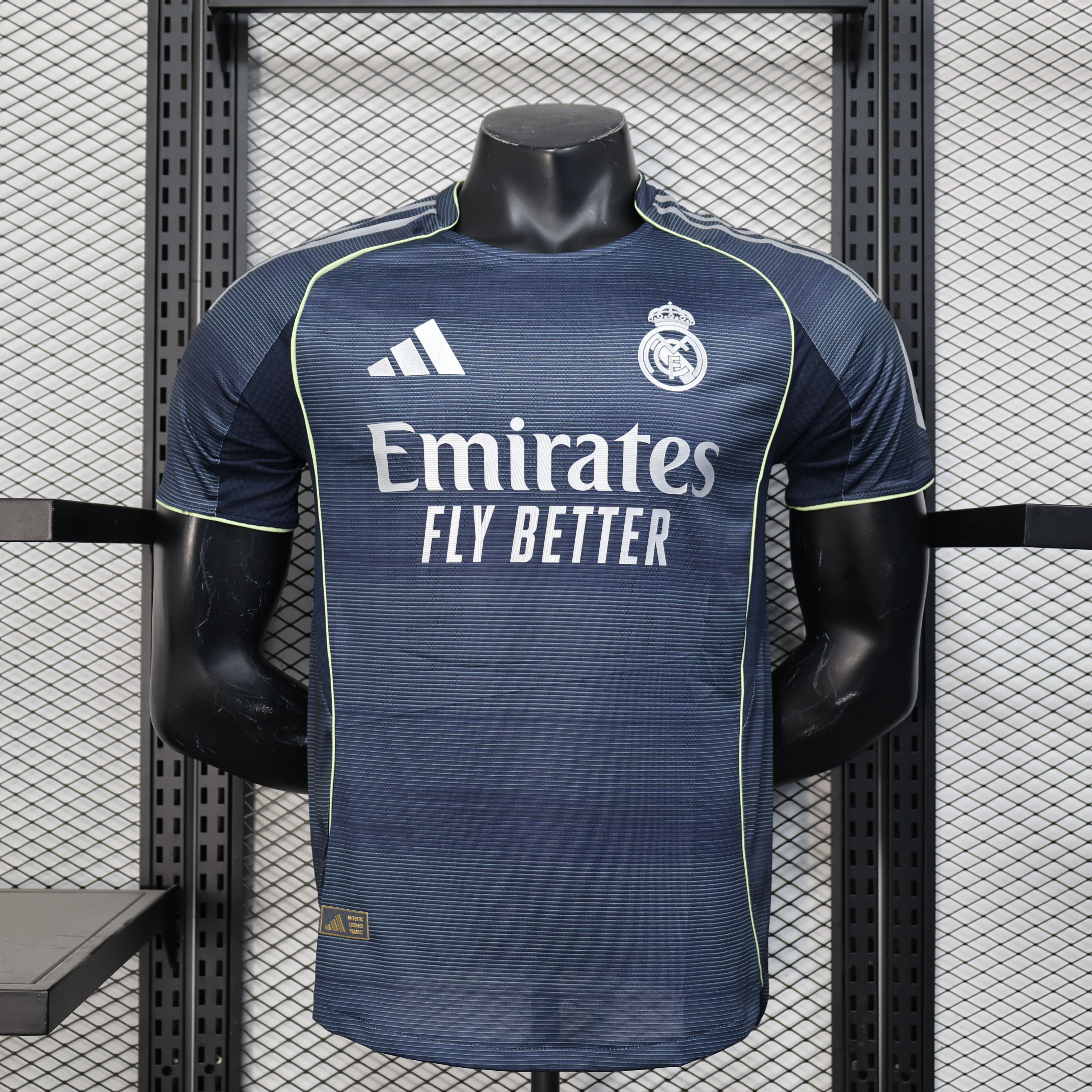Camisa Modelo Jogador Real Madrid Away 2025/26