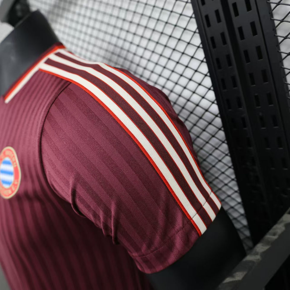 Miniatura: Camisa Modelo Jogador Bayern de Munique Edição Limitada Vermelho 2025/26