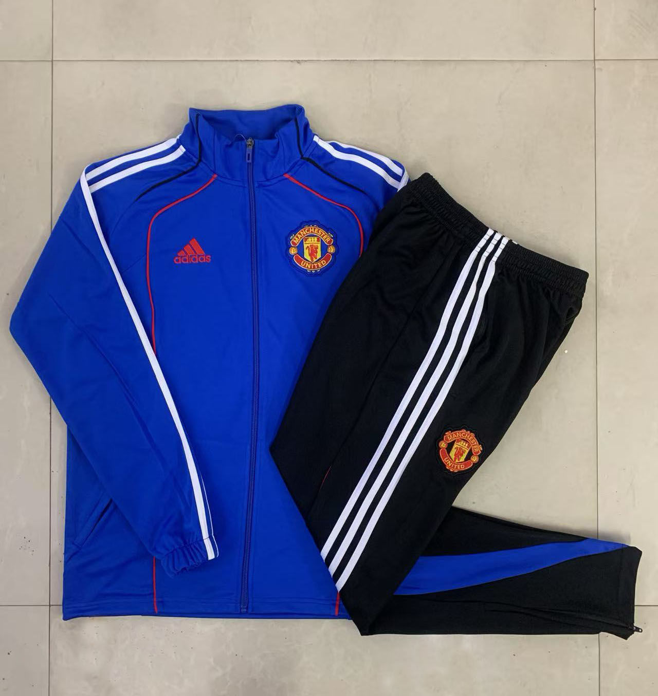 Conjunto Passeio Adidas Manchester United Azul 2025/26