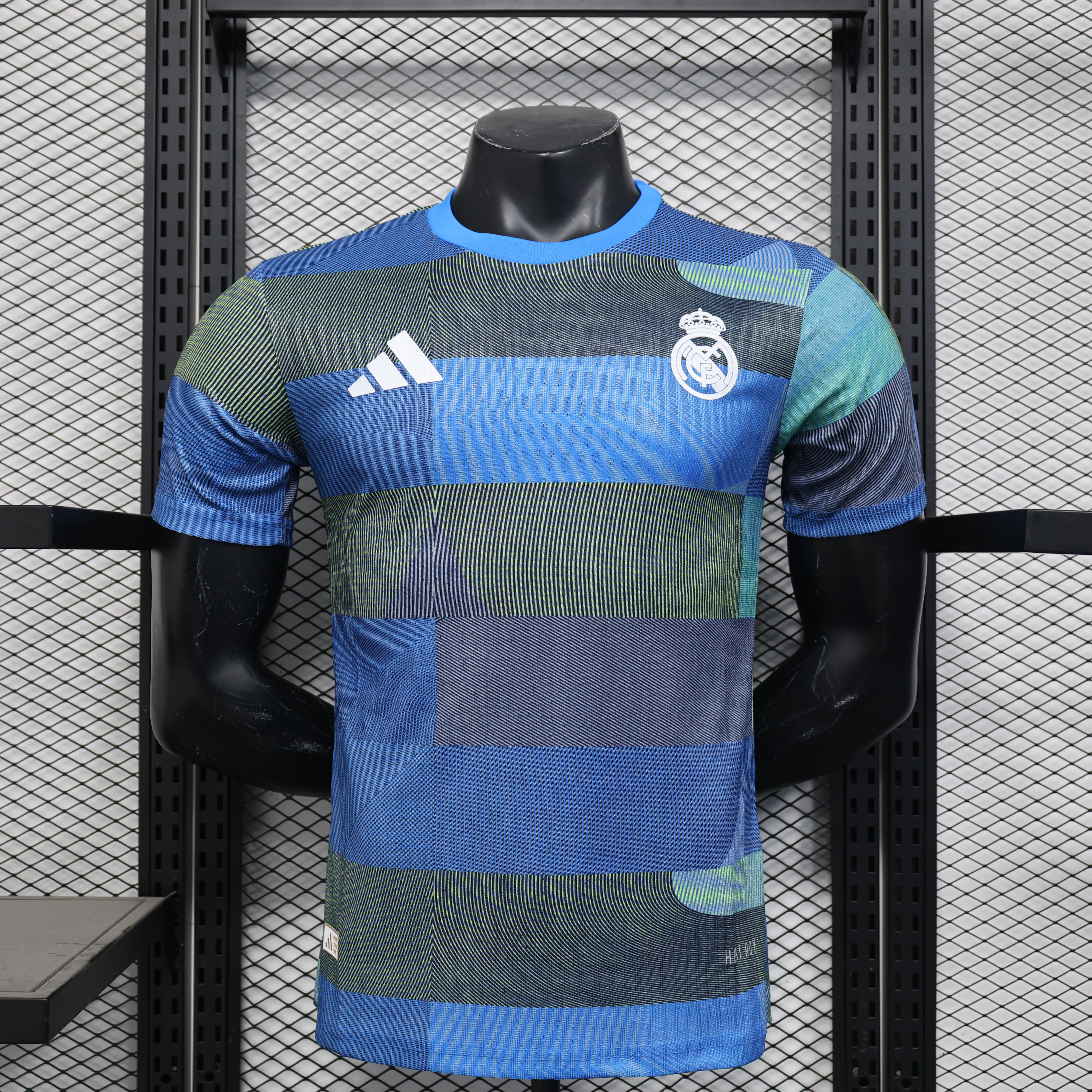 Camisa Modelo Jogador Real Madrid Treino 2025/26