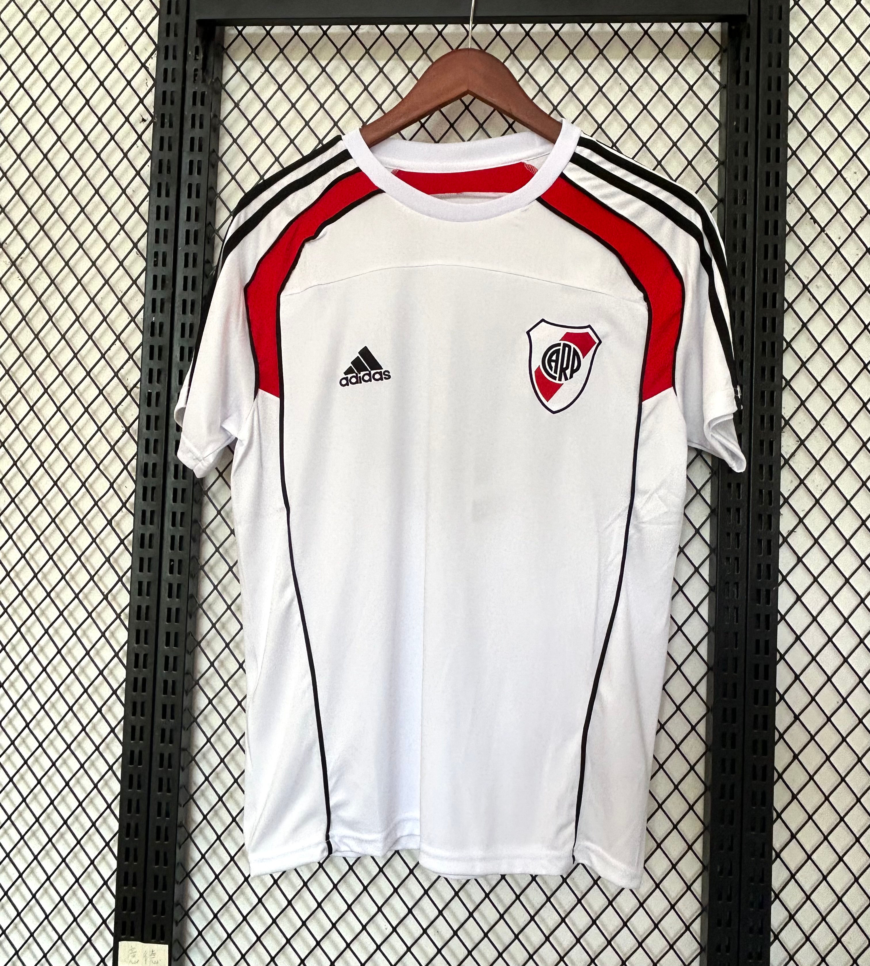 Camisa Modelo Torcedor River Plate Treino 2025/26