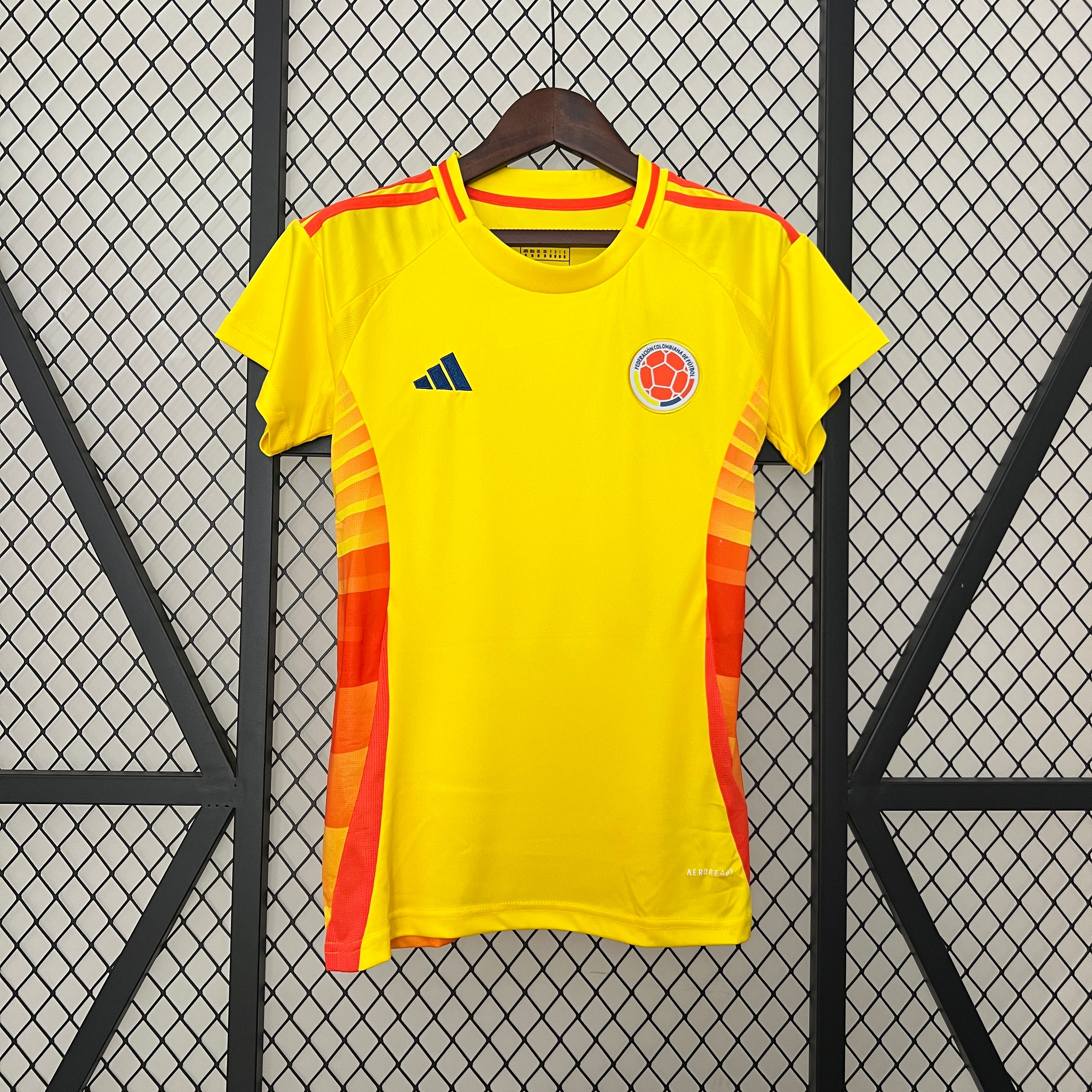 Camisa Modelo Feminino Colômbia Home 2024/25