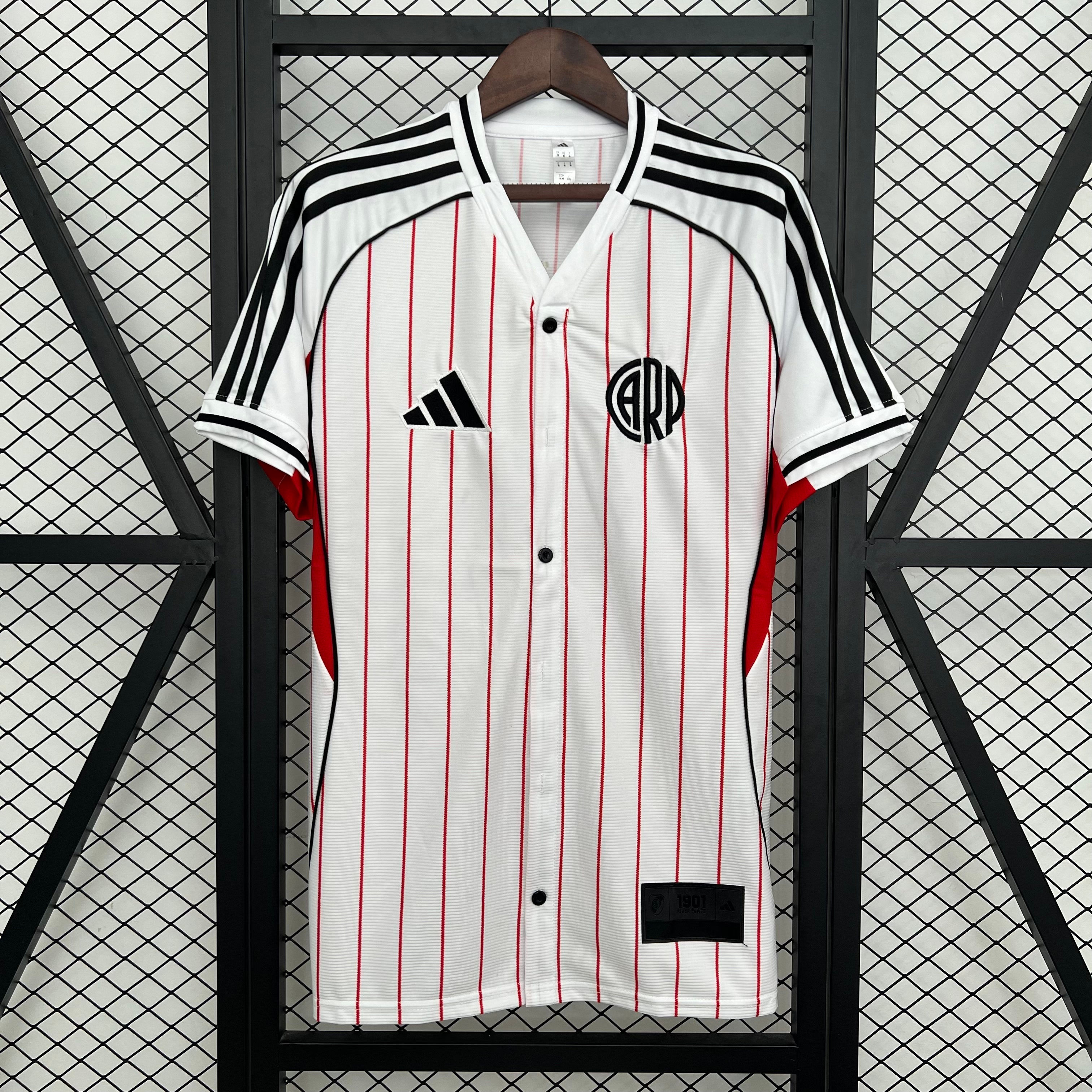 Camisa Modelo Torcedor River Plate  US Baseball Branco 2025/26