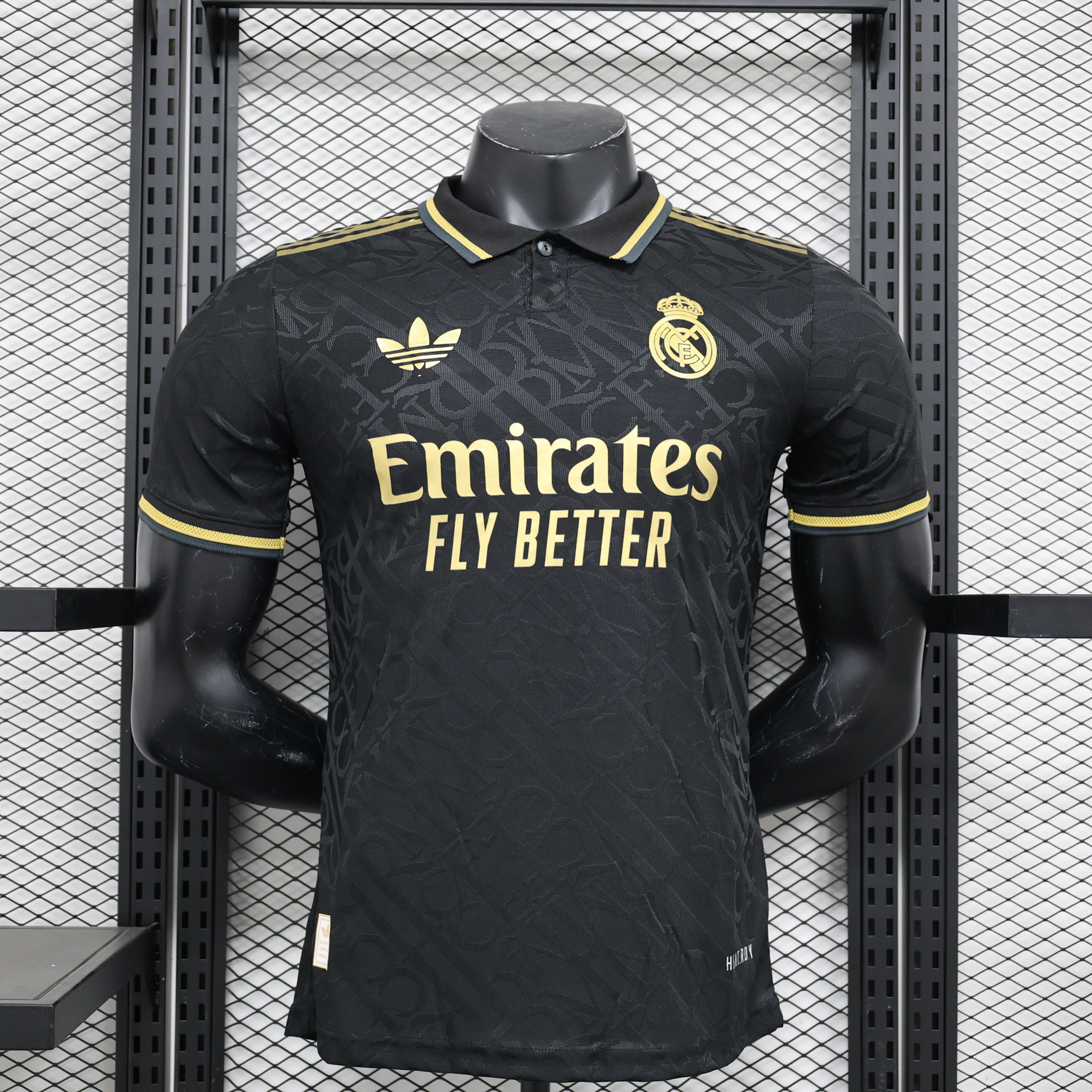 Camisa Modelo Jogador Real Madrid Edição Limitada Preto e Dourado 2024/25