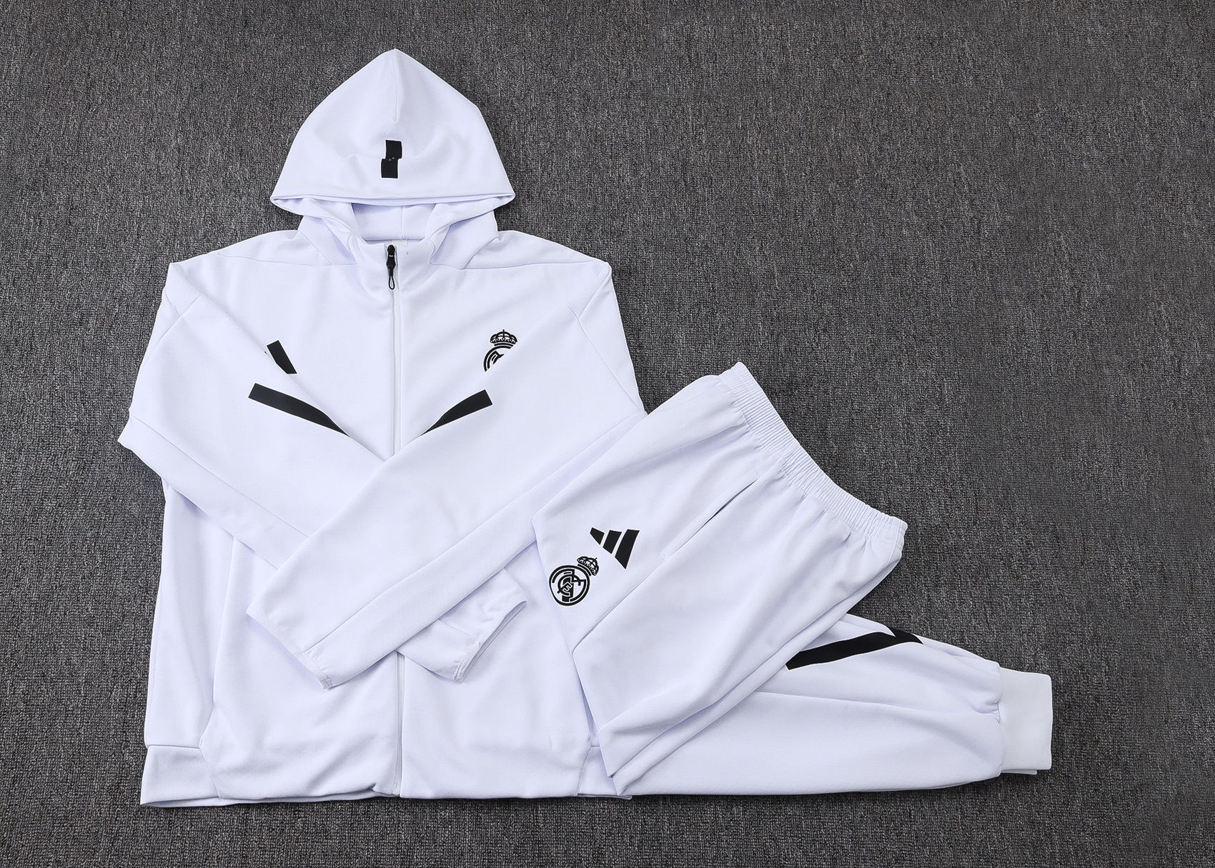 Conjunto Passeio Adidas Real Madrid Branco 2026/27