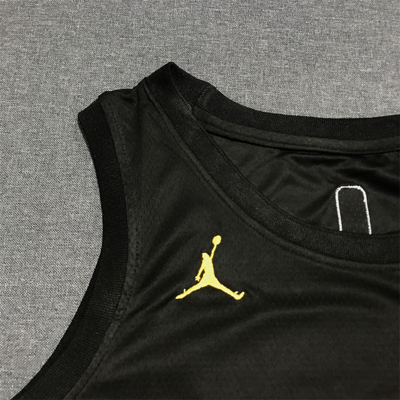 Miniatura: Camisa Basquete Modelo Bordado Cleveland Cavaliers Donovan Mitchell 45