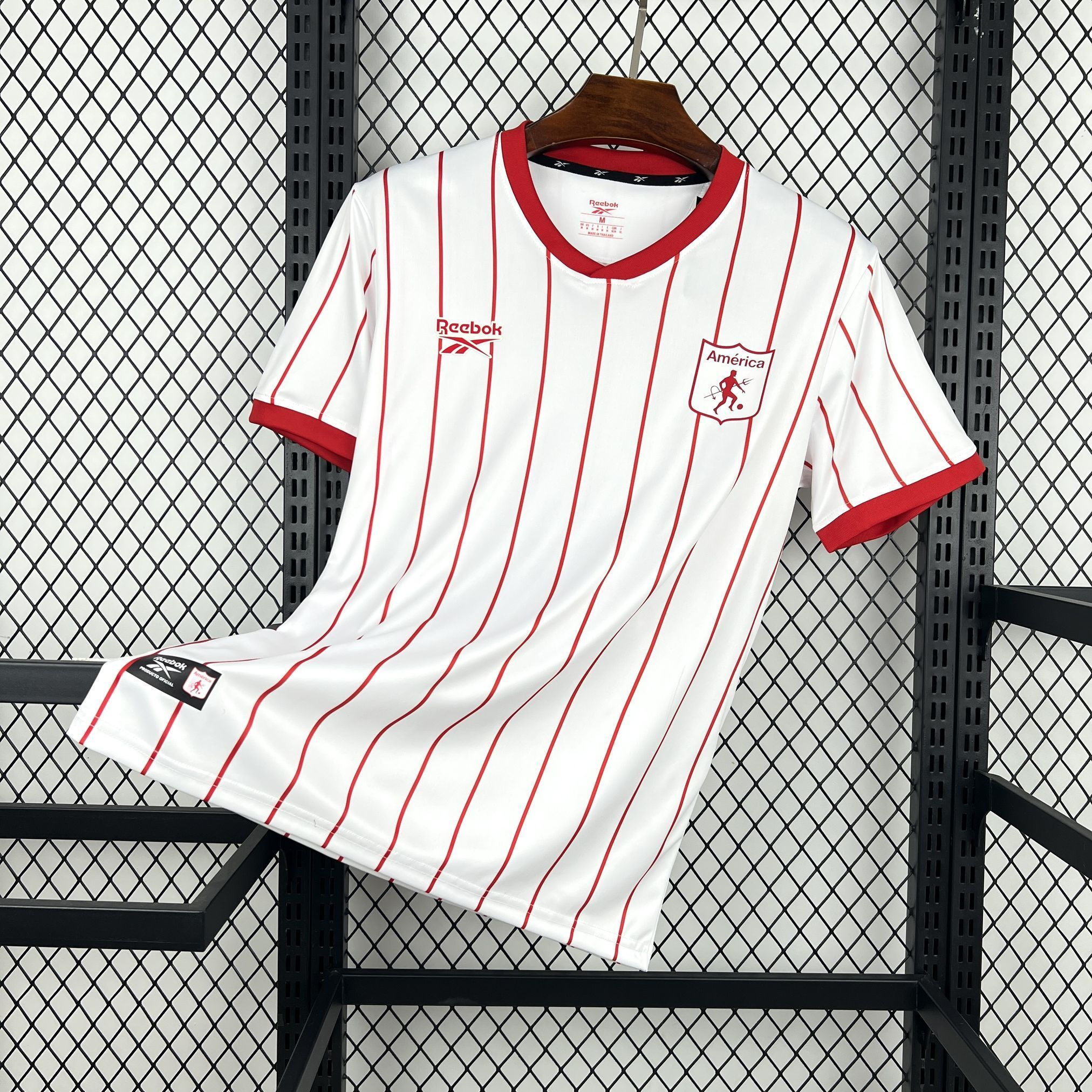 Camisa Modelo Torcedor América de Cali Away 2026/27