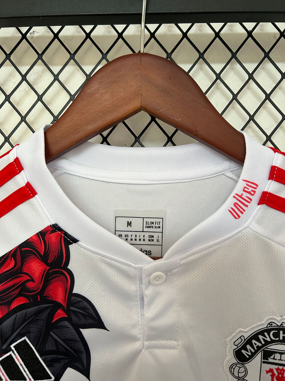 Miniatura: Camisa Modelo Torcedor Masculino Manchester United Edco Limitada Branca 2025/26