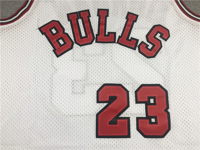 Miniatura: Camisa Basquete Modelo Bordado Chicago Bulls Michael Jordan 23