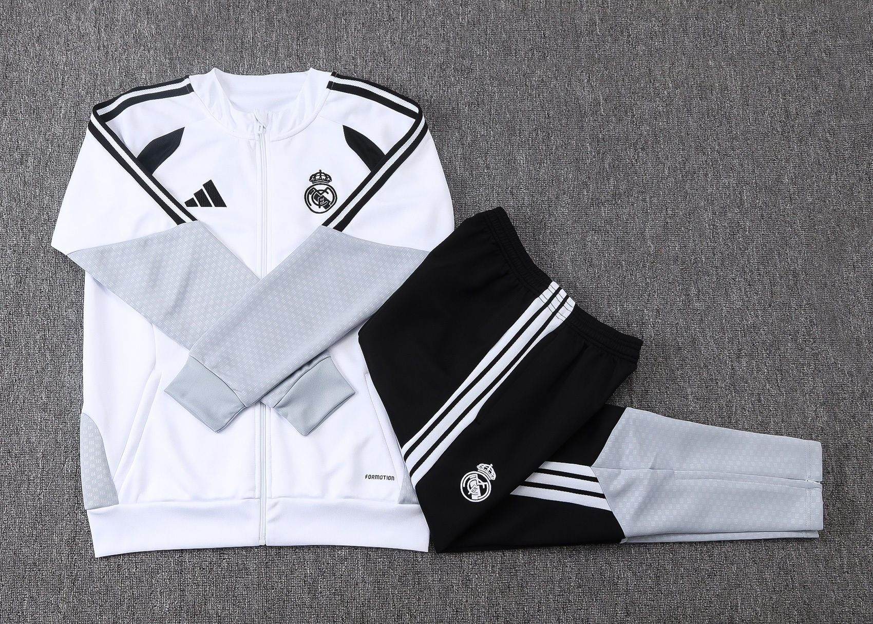 Conjunto Passeio Adidas Real Madrid Branco 2026/27