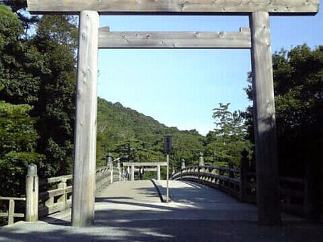 一般的な神社にあって伊勢神宮には無いもの。