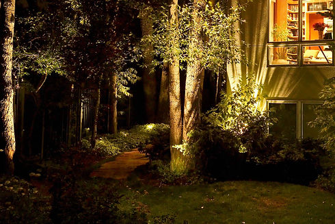 landscape+uplighting.jpg