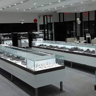 Shop showcase Lighting