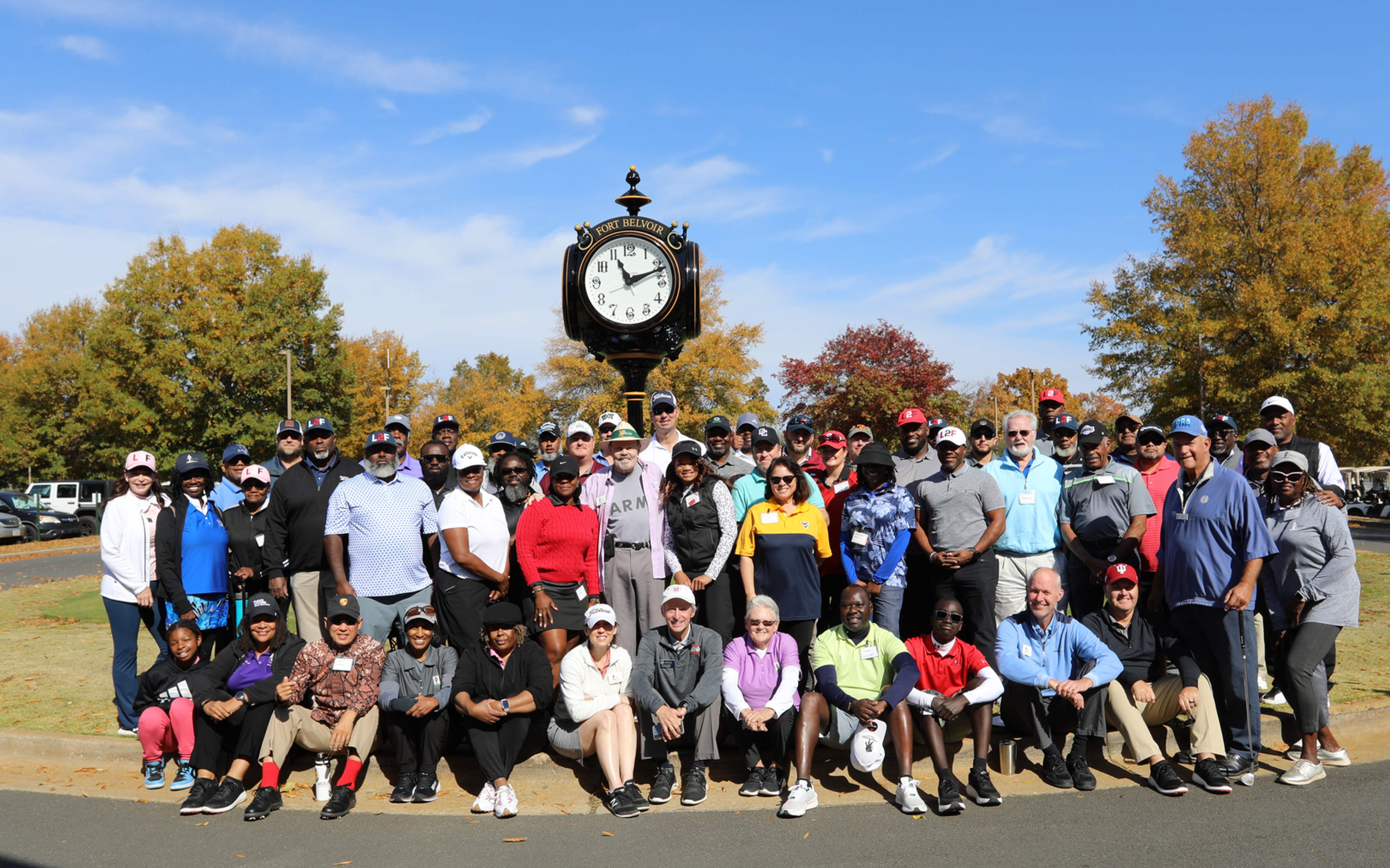 Group photo of Links to Freedom participants, instructors, volunteers, and supporters celebrating an adaptive golf program together.