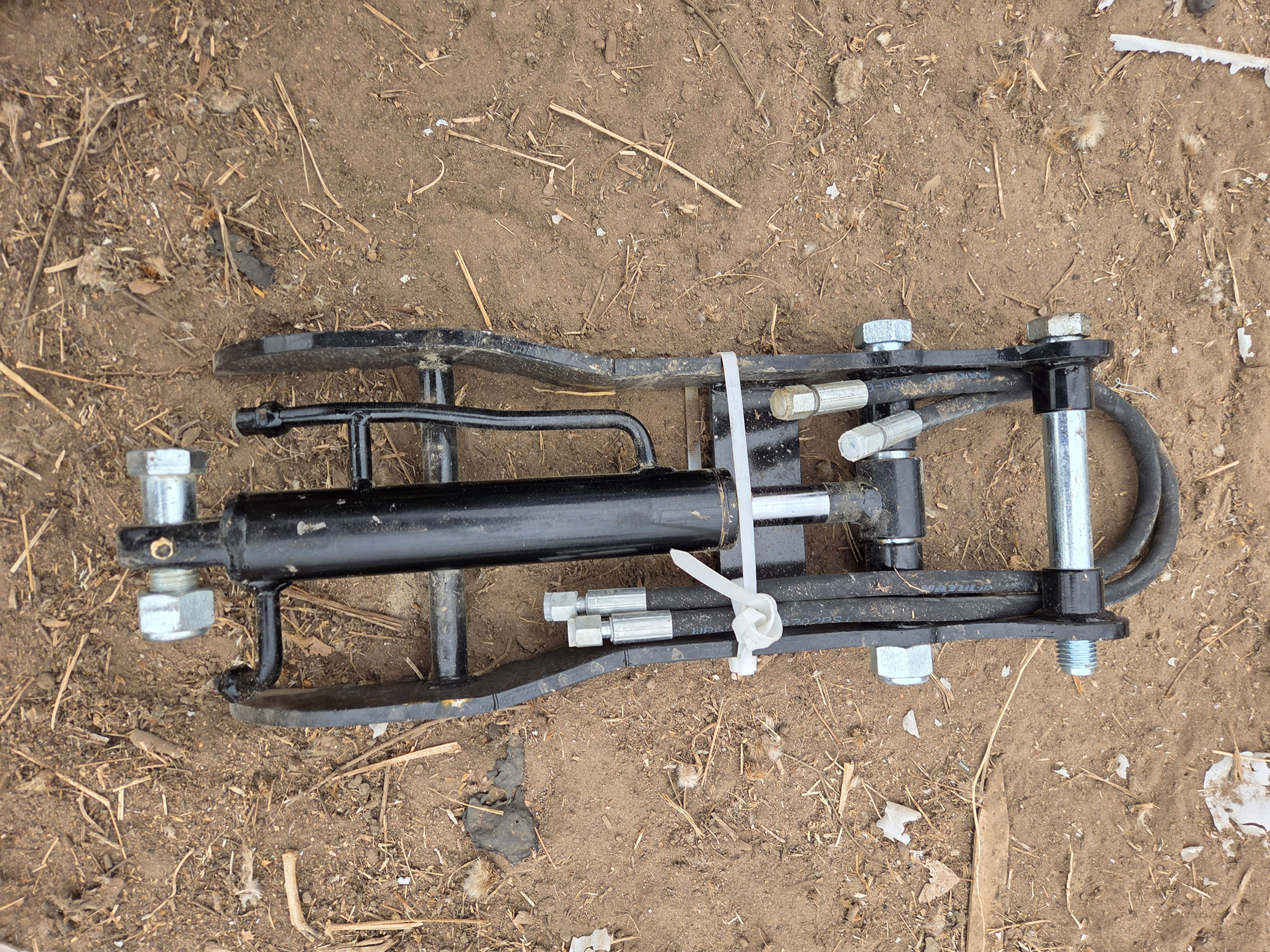 Miva style hydraulic thumb