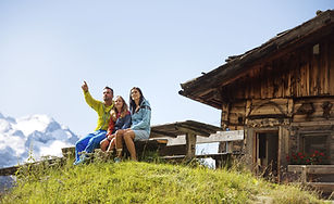 TVB_Stubai_Tirol_Andre_Schoenherr_Family20_print_15x10.jpg
