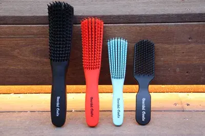 Thumbnail: The Kidd” - Small Beard Detangler