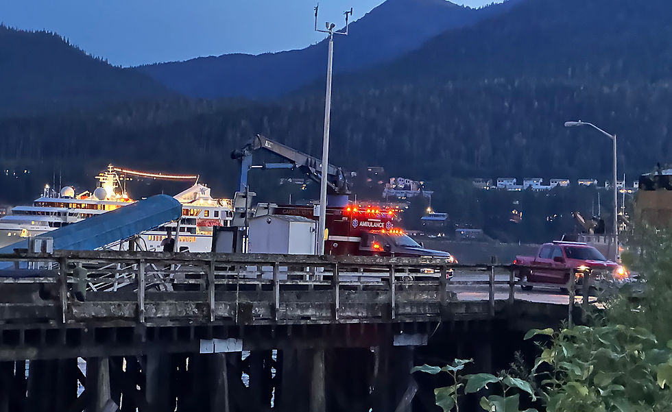 Man who falls into Gastineau Channel rescued by people who jump in with life ring, emergency responders