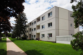 14 Birkshire - 02 Spring exterior.JPG