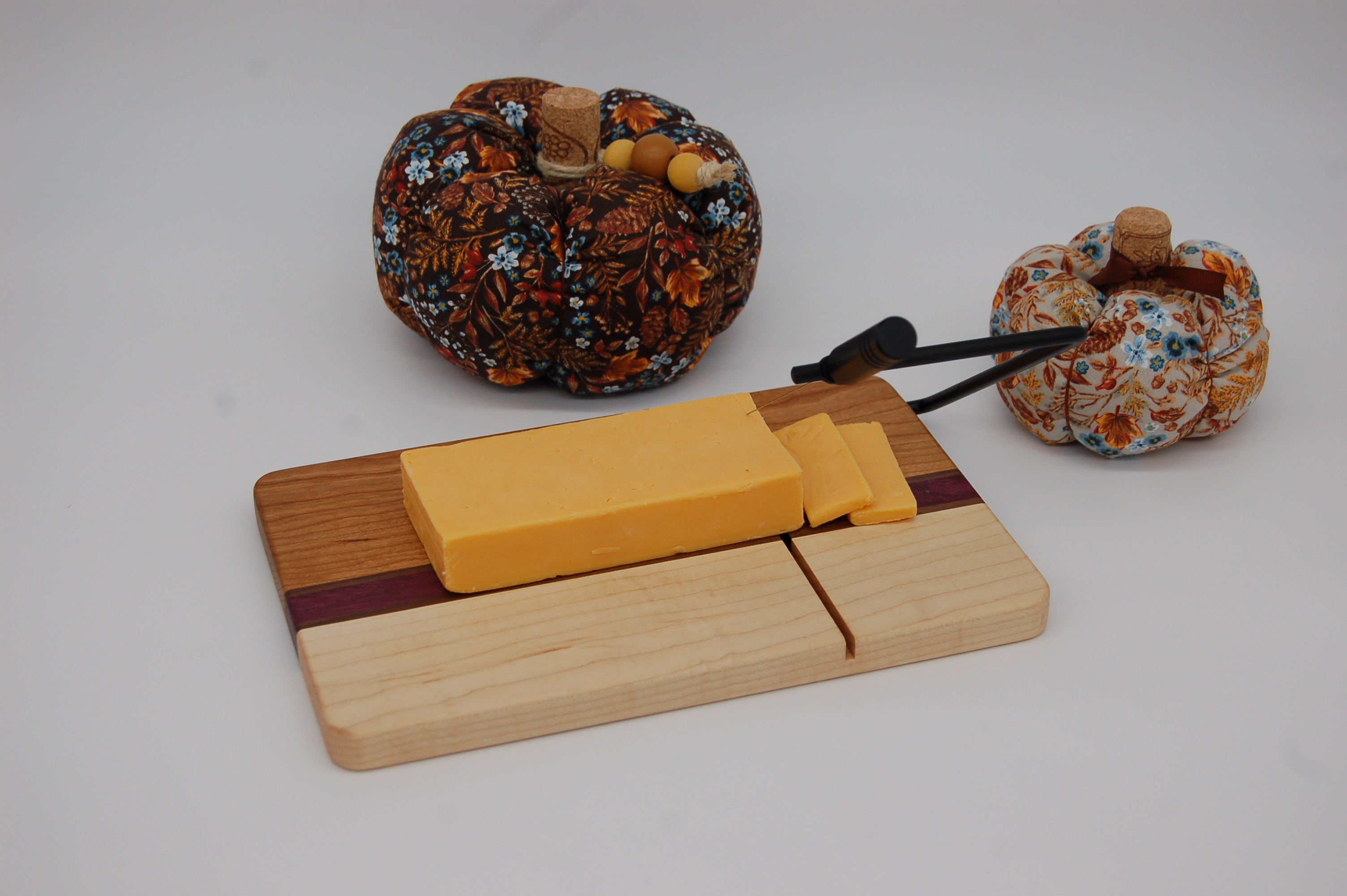Rustic Rhythm Cheese Slicer – Walnut, Cherry & Maple Handmade Board
