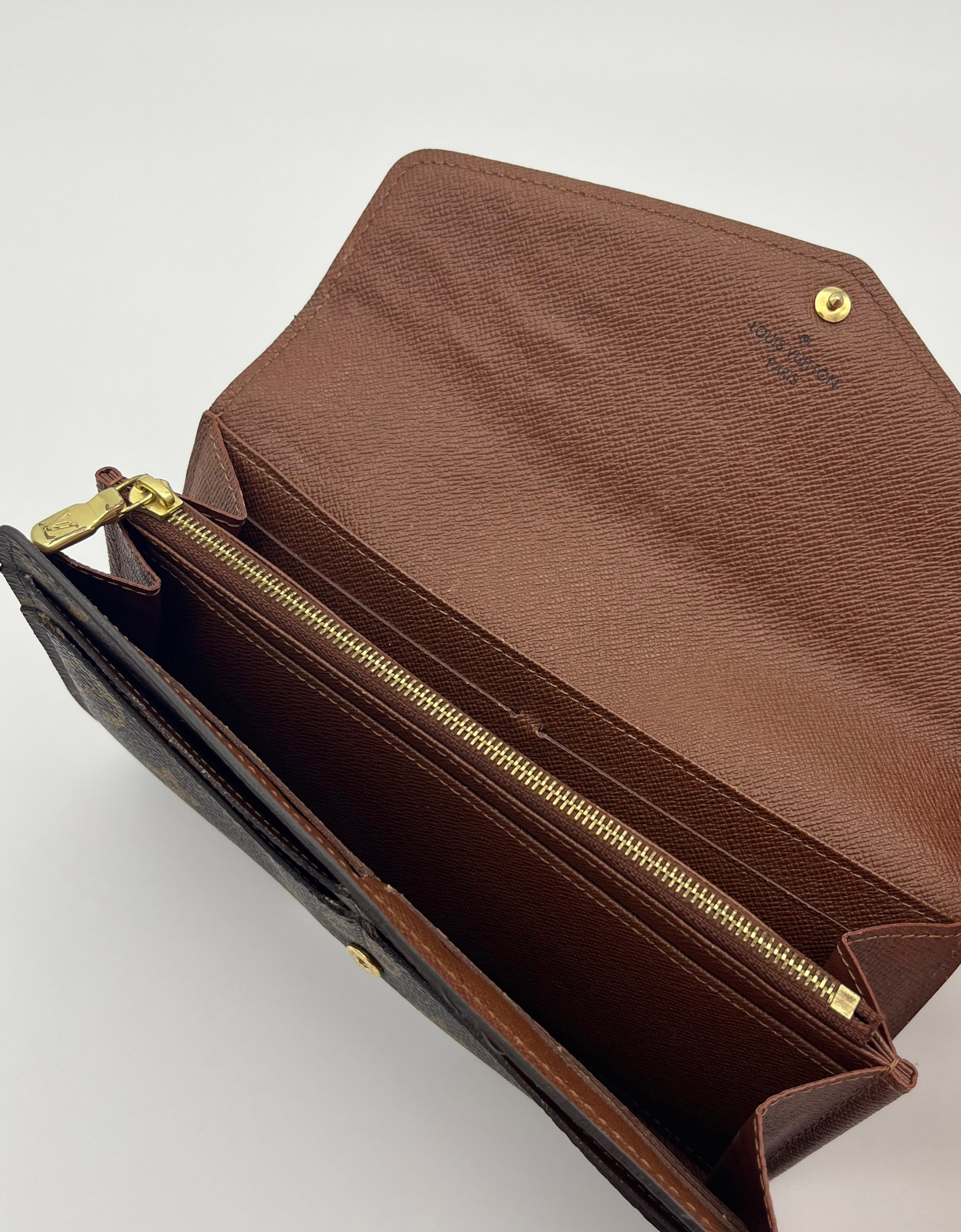 Pre-loved Louis Vuitton Monogram Sarah Wallet image 8