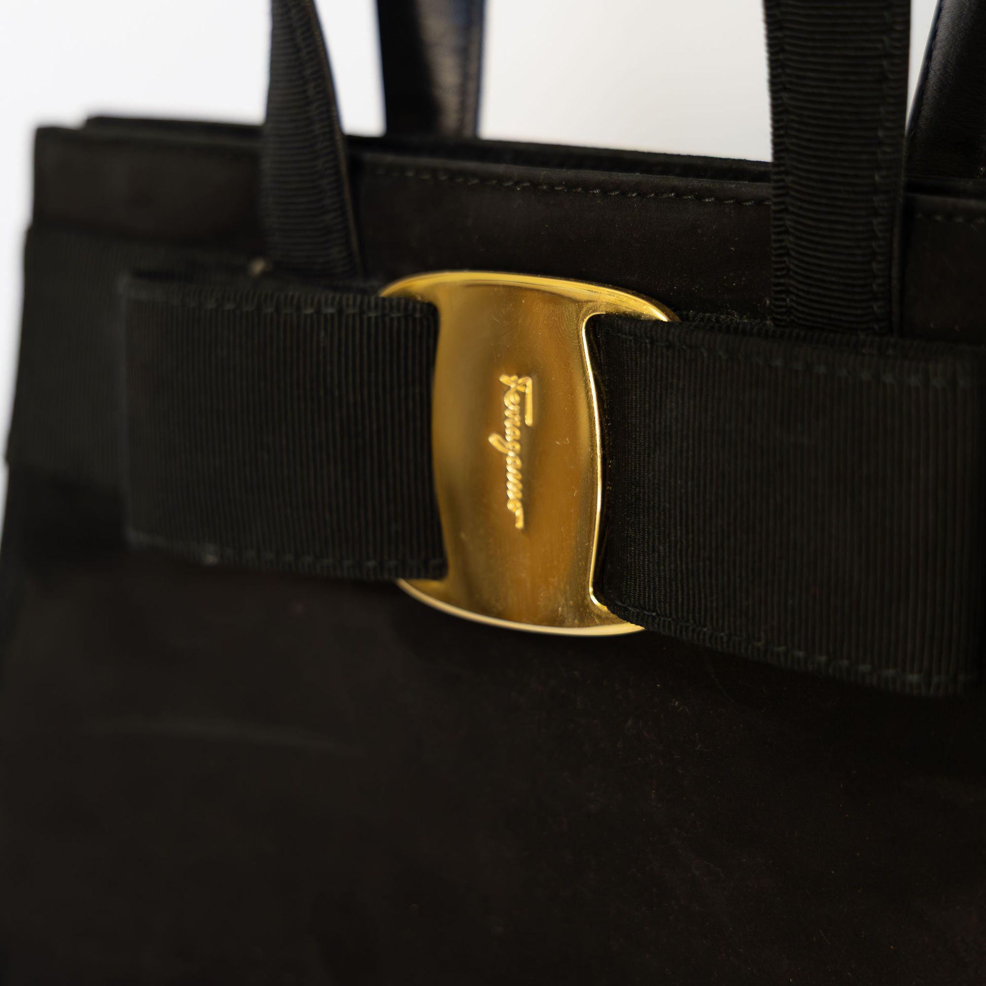 Salvatore Ferragamo Vara Bow Black