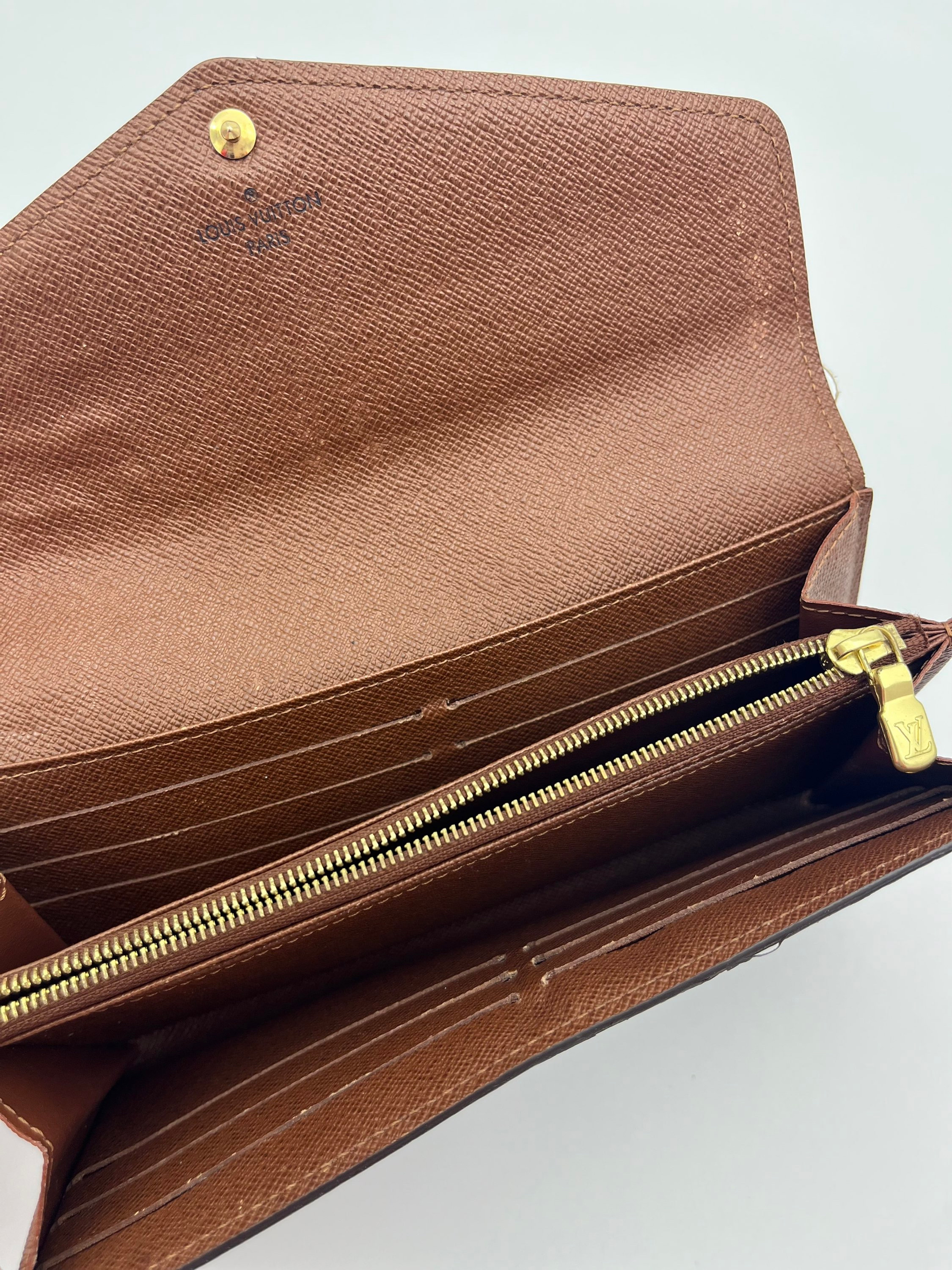 Pre-loved Louis Vuitton Monogram Sarah Wallet image 6