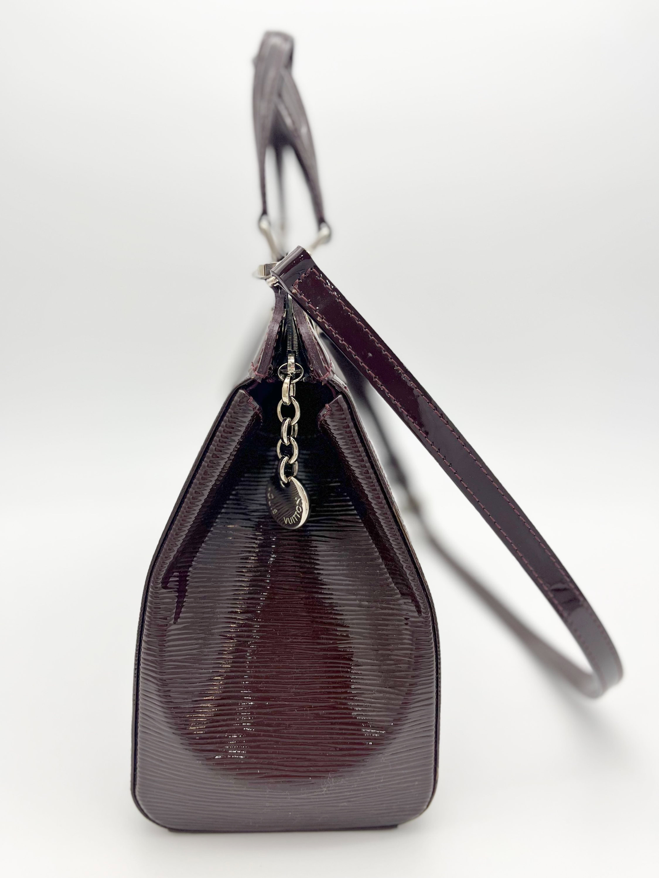 Pre-loved Louis Vuitton Electric Epi Leather Brea MM Bag image 3