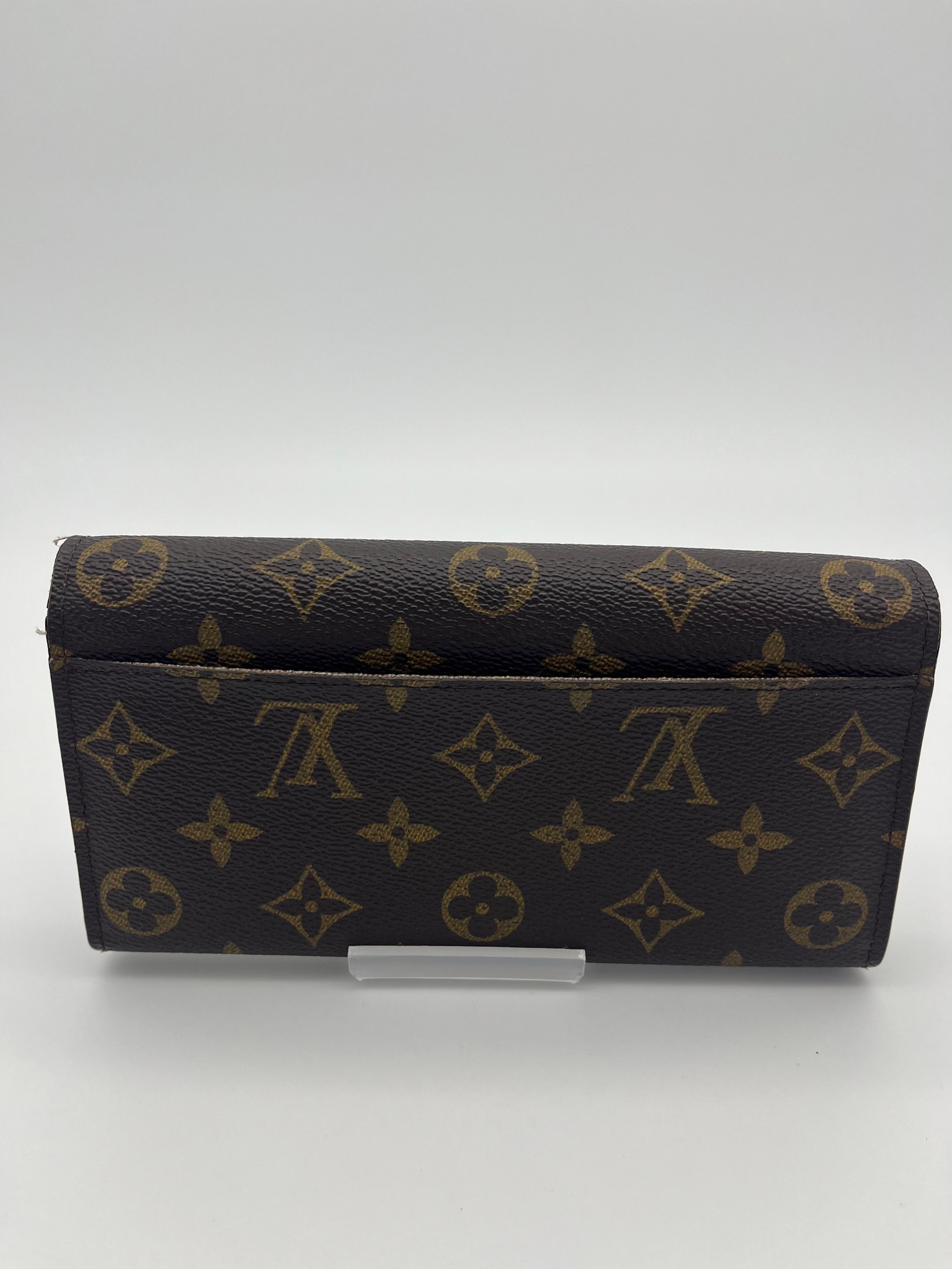 Pre-loved Louis Vuitton Monogram Sarah Wallet image 7