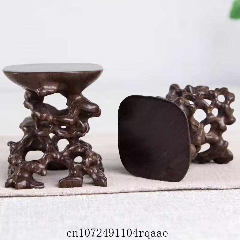 Thumbnail: Socle racine en bois sculpté ajouré – présentoir vintage