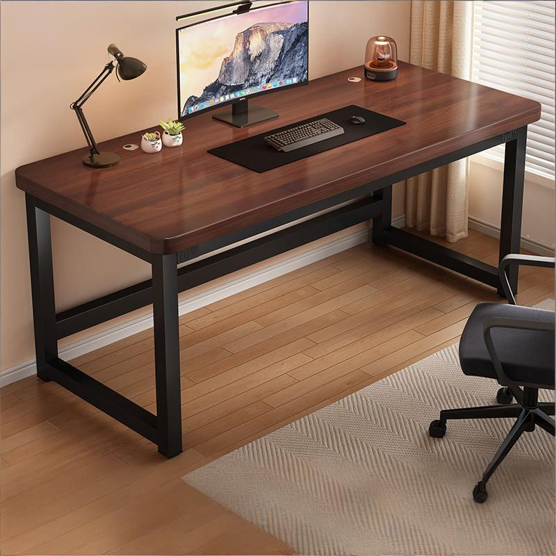 Thumbnail: Bureau informatique en bois massif – bureau d'étude