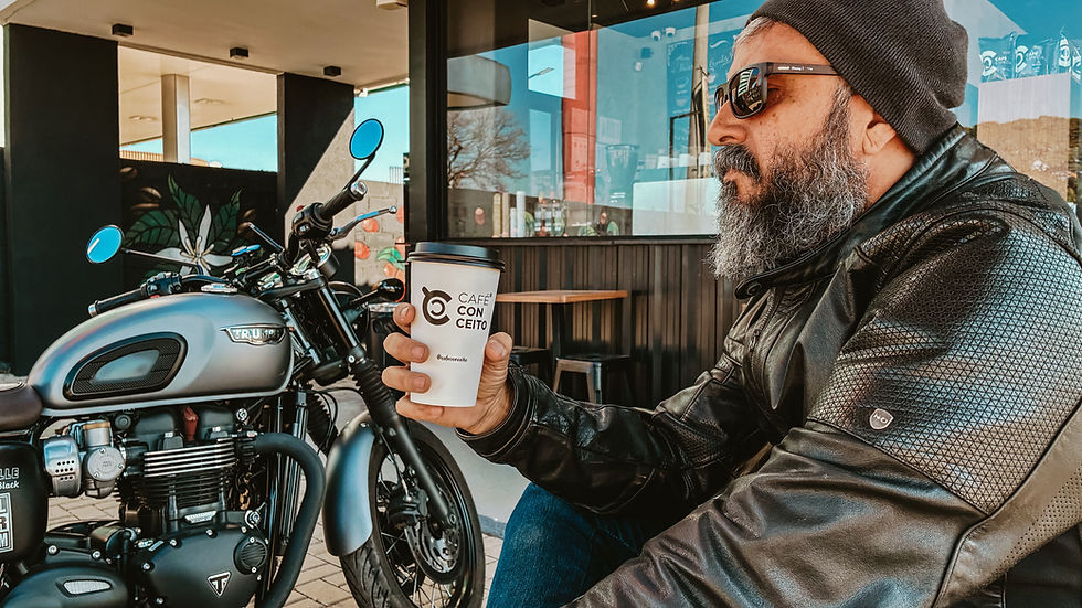 Classic Man Ride tomando café e lançando o movimento Slow Ride