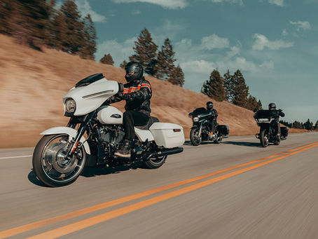 Harley-Davidsons na estrada