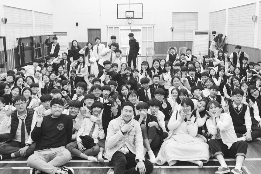 SE-91ca056b-f340-4285-acbf-c65f30514fca_edited.jpg