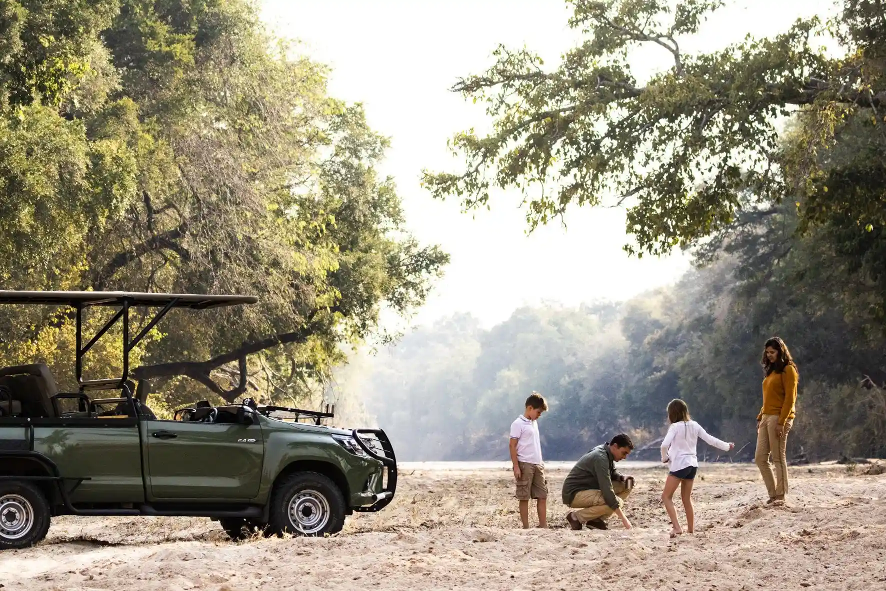 Guided walking safari at Chikwena Zimbabwe