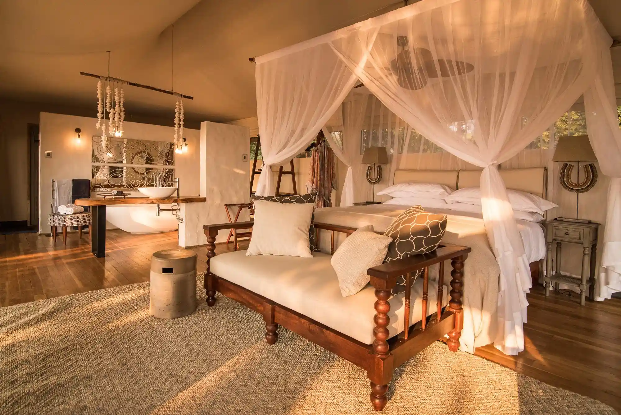 Luxury safari for the whole family in Mana Pools National Park