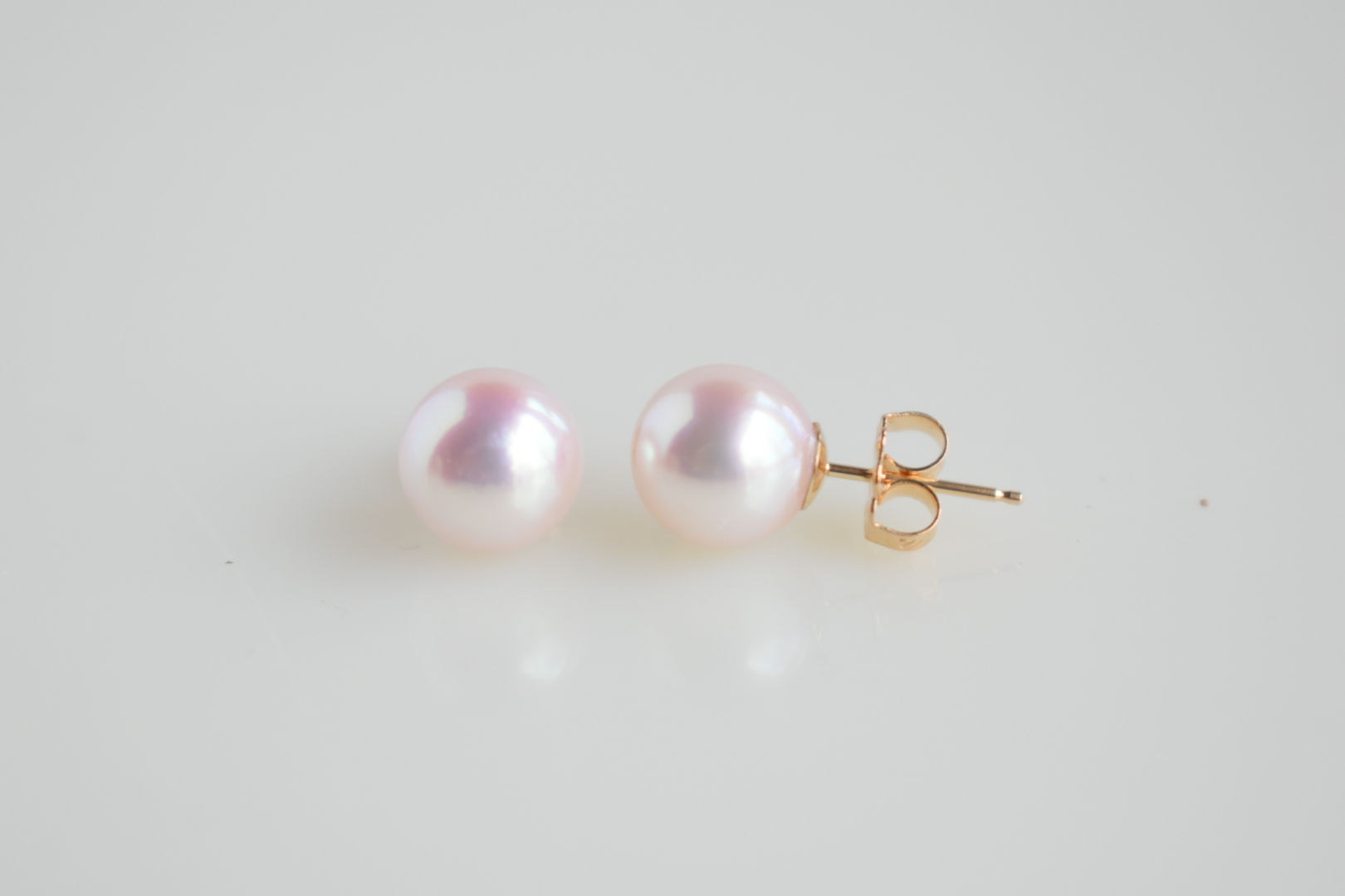 14KY Gold  AAA 8-8.5 mm White Akoya Pink Overtone