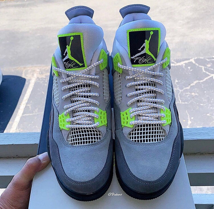 Thumbnail: Jordan 4 retro 