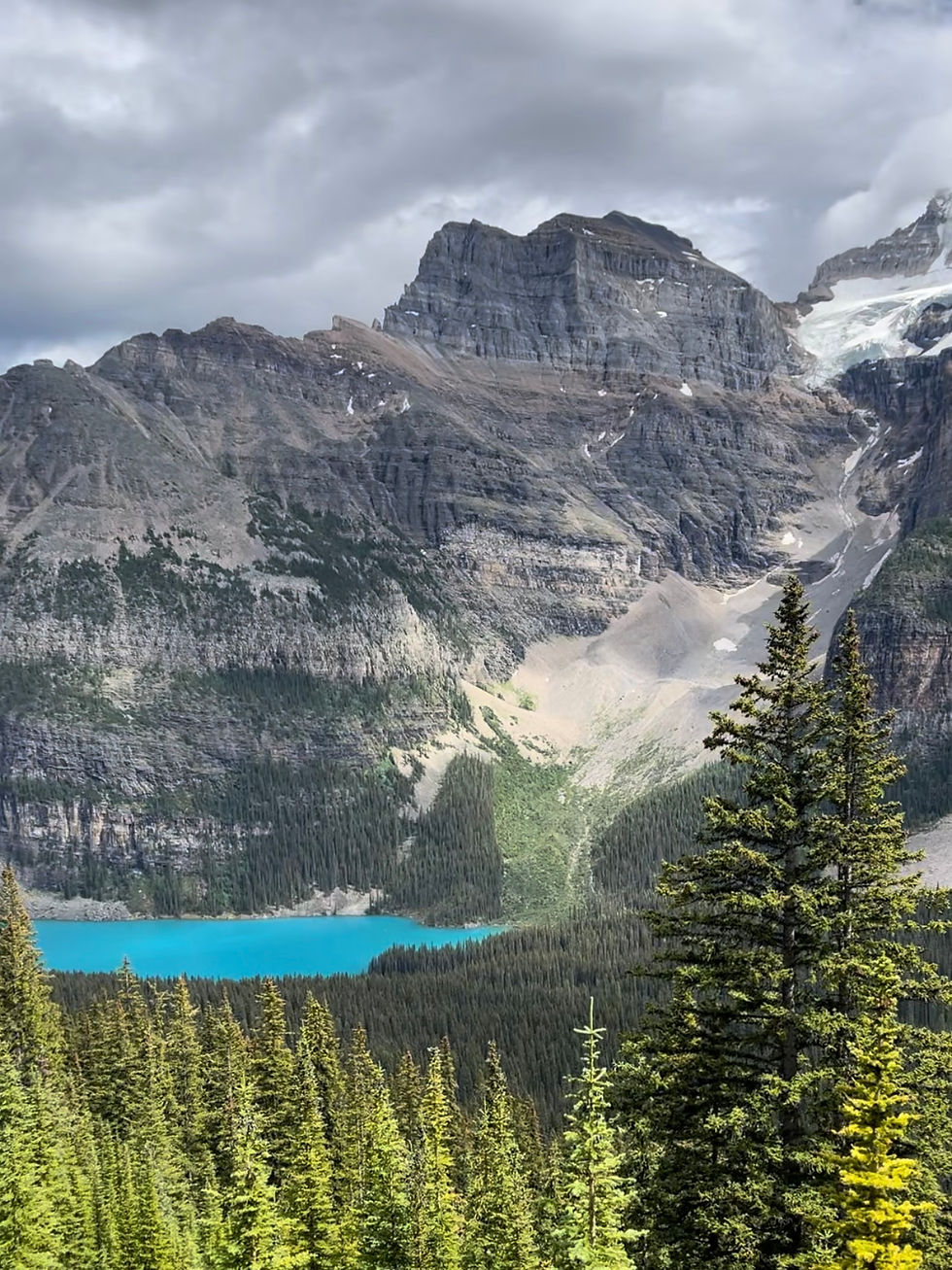 Helly Hanseni matk Moraine Lake juurde Banffis
