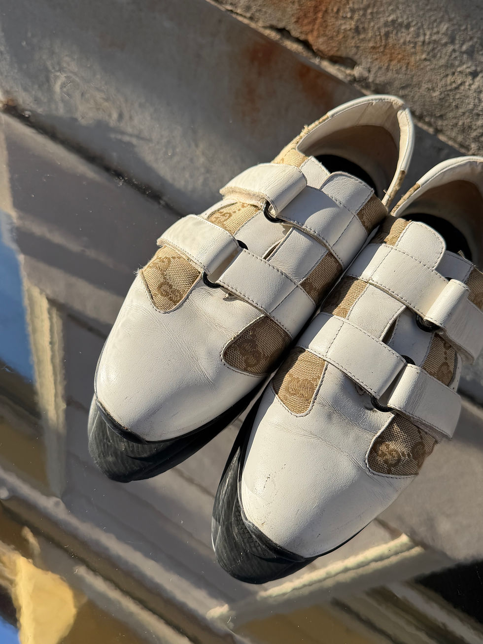 Thumbnail: GUCCI VELCRO SLIPPERS